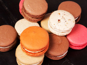 ThierryChristmas22_SeasonalMacaronsJamesStockhorst_600x450