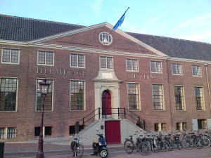 800px-Hermitage_Amsterdam_-_Ingang