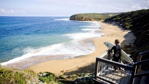 bells-beach-surfer_gor_r_1244729_1600x900