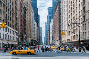 pedestrians-1853552_1920