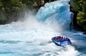 img-1627538371-6206-19628-huka-falls-jet-image-1__aWxvdmVrZWxseQo_CropResizeWzE0NDAsbnVsbCw3NSwianBnIl0