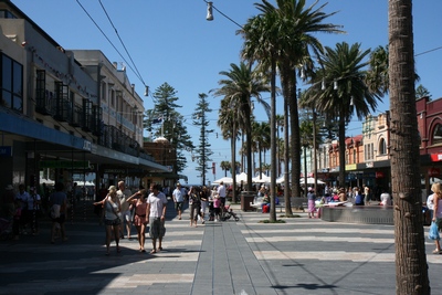 manly_beach_street