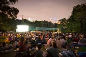 Open_air_cinema1