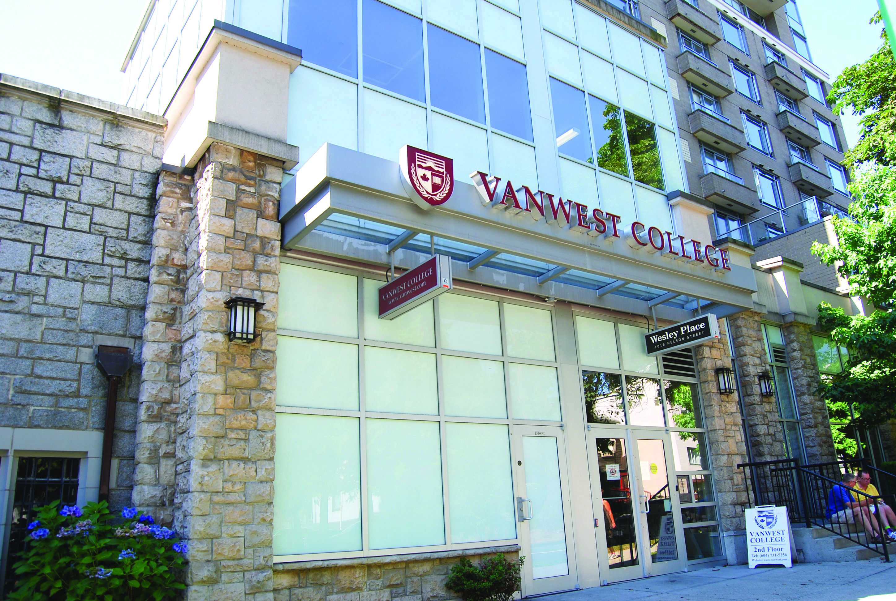 Vanwest College 日本ワーキング ホリデー協会